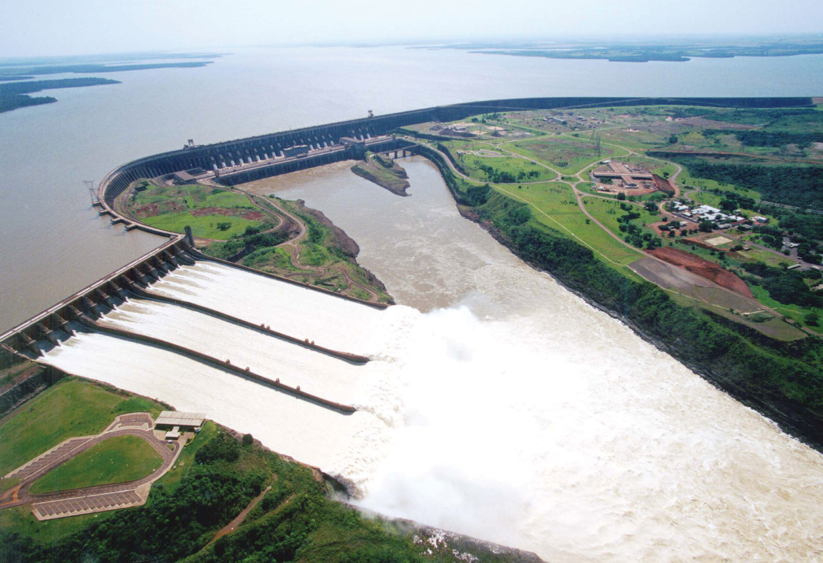 Itaipu Dam,Largest Dams in the world