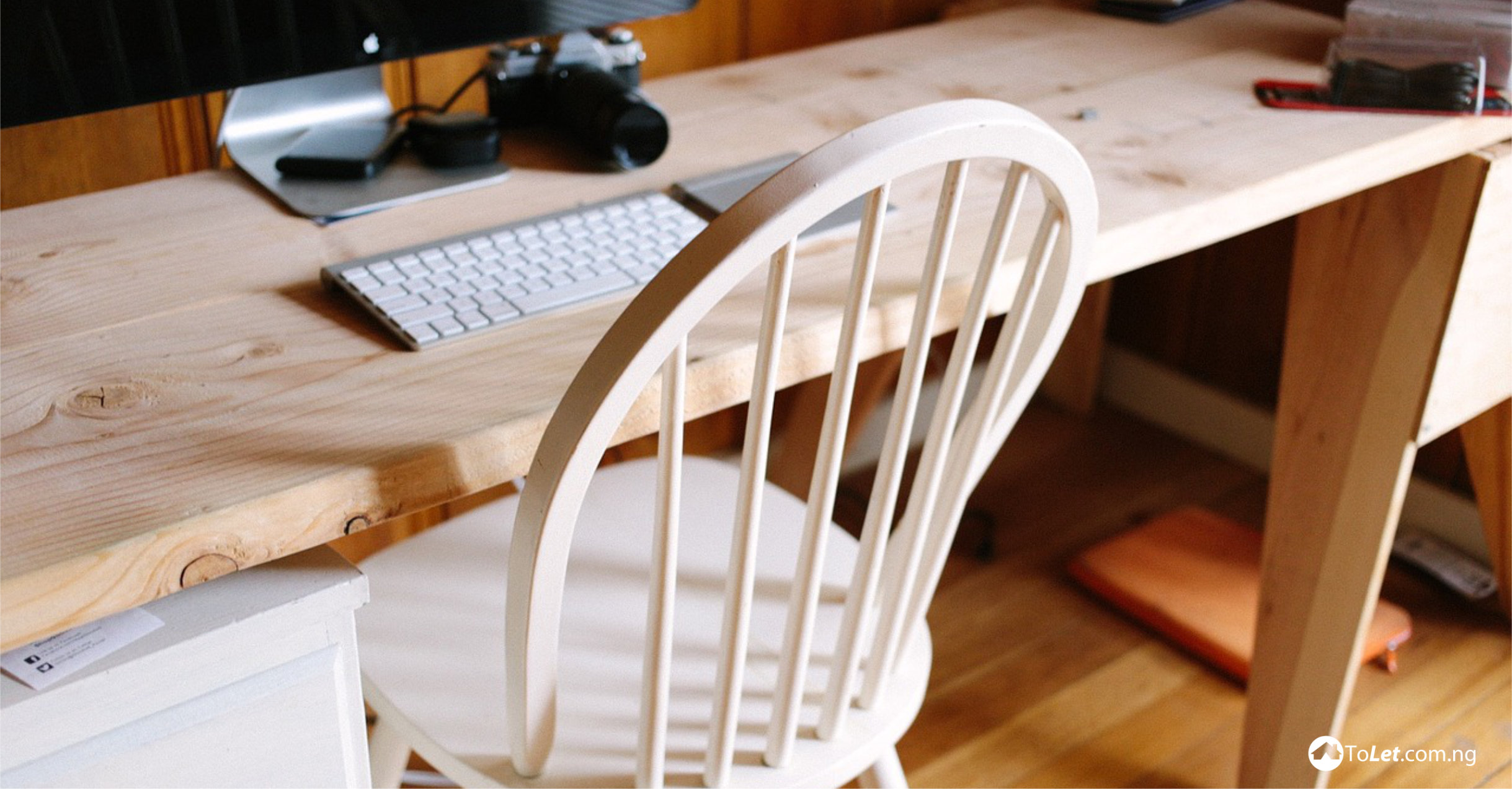 Types of Office Desks and Their Uses - PropertyPro Insider