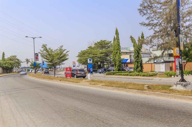 Well landscaped road, clean road, streetlights, masquerade trees, Lekki Phase 1, Lekki, Lagos